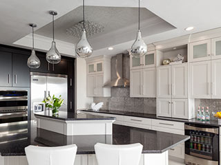 Black and White Transitional Kitchen | Fort Meyers Beach, FL