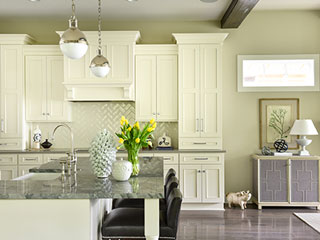 Chic Traditional Lakeside Kitchen | Mound, MN